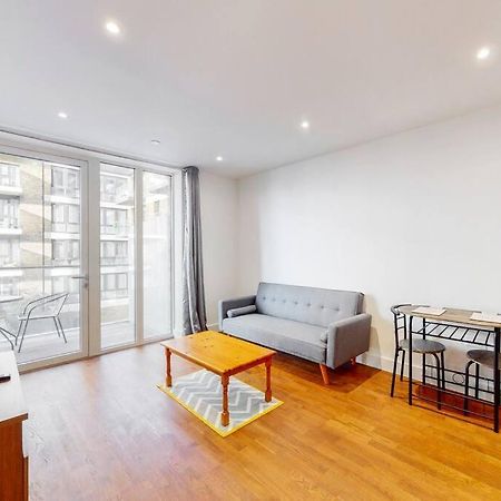 Lovely 1 Bedroom In Royal Arsenal Riverside Londen Buitenkant foto