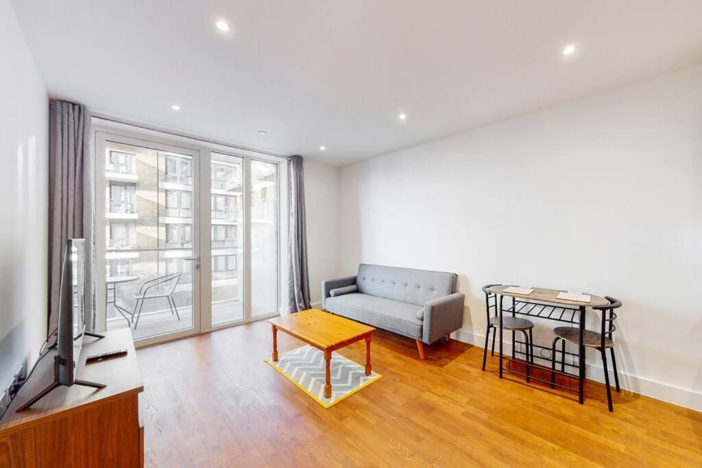 Lovely 1 Bedroom In Royal Arsenal Riverside Londen Buitenkant foto
